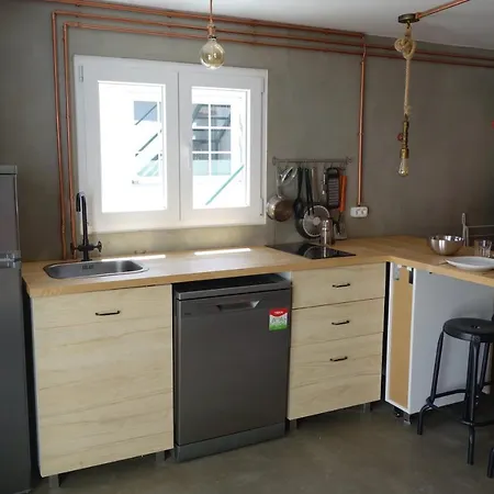 The Garage Loft In Lägenhet *